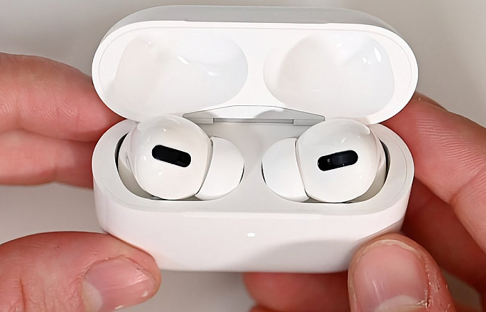 ބޭހުގެ ބަދަލުގައި އެއާޕޮޑް ކައި ބަނޑުން އޯޑިއޯ ރެކޯޑް ކޮށްފި