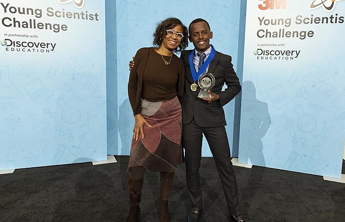 ހަމުގެ ކެންސަރުން ރައްކާތެރިކުރާ ސައިބޯނި އުފެއްދި 14 އަހަރުގެ ސައެންޓިސްޓް