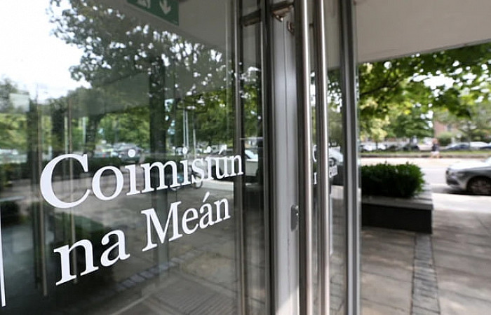 ނިރުބަވެރި ކޮންޓެންޓް ހުއްޓުވުމަށް ވަޓްސްއެޕާއި ޕިންޓްރެސްޓަށް އަންގައިފި