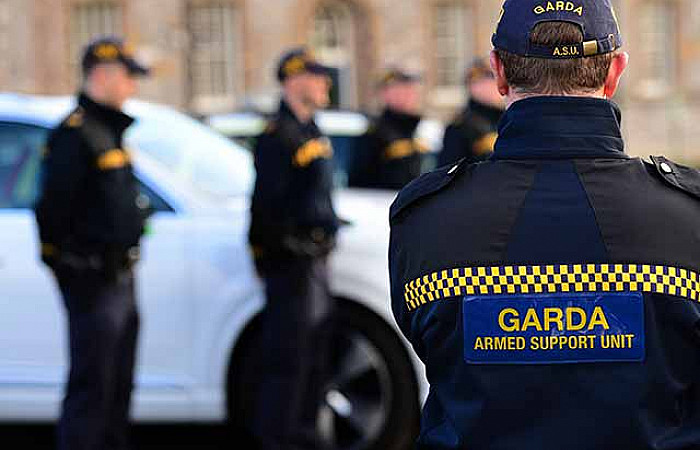 އަޔަލޭންޑުގެ ފުލުހުންނަށް ސްޕައިވެއާ ބޭނުންކުރެވޭ ޤާނޫނެއް ތައާރަފުކުރަނީ