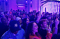 އެޕަލްގެ 50 ވަނަ އަހަރީ ދުވަސް ނިއުޔޯކްގައި ކުލަގަދަކޮށް ފާހަގަކޮށްފި