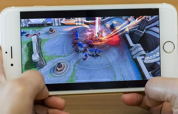 ޗައިނާގައި ގޭމްކުޅޭ ކުޑަ ކުދިންނަށް އިތުރު ގޮންޖެހުމެއް