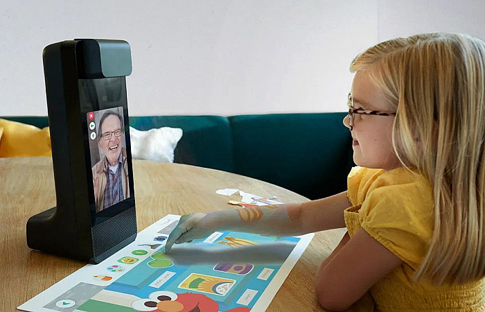 އެމޭޒަން ގްލޯ: އިންޓަރެކްޓިވް ވީޑިއޯ ކޯލް ޑިވައިސްއެއް