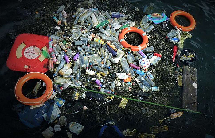 ކަނޑުތައް ސާފުކުރަން ބޭނުންވާ ހަކަތަ ޕްލާސްޓިކުން އުފައްދަނީ