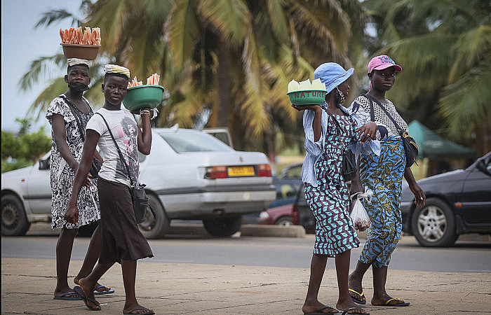 ޓޯގޯގައި ސްޓިމިއުލަސް ބެހިގޮތުން މުޅިދުނިޔެ ހައިރާންވެފައި