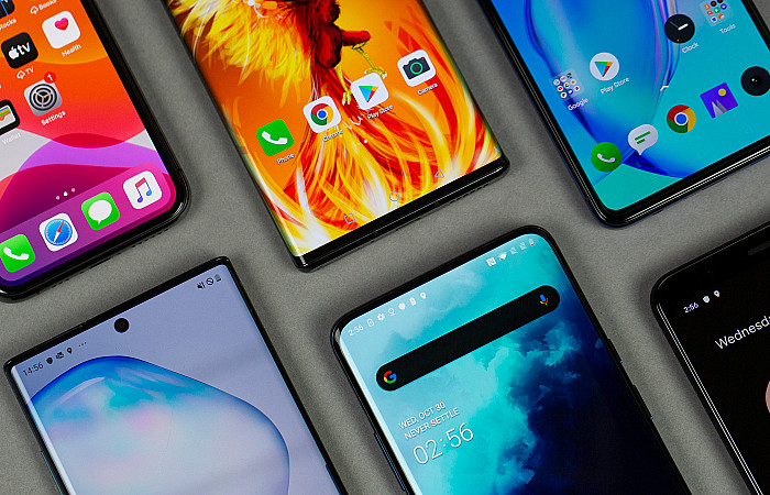 އެޕަލްއާއި ސަމްސަން ފޯނުތައް 1 އަހަރަށް ފަހު އަގުވައްޓާލާ